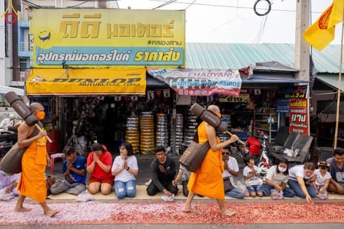 ภาพ No.120128:พิธีต้อนรับพระธรรมยาตรา ในโครงการธรรมยาตรา กตัญญูบูชา มหาปูชนียาจารย์ พระมงคลเทพมุนี(สด จนฺทสโร) พระผู้ปราบมาร อนุสรณ์สถาน 7 แห่ง ปีที่ 12 วันที่ 28 มกราคม พ.ศ. 2567 ณ วัดพระธรรมกาย จ.ปทุมธานี