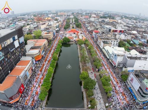 ภาพ No.210390:วันอาทิตย์ที่ 9 มีนาคม พ.ศ. 2568 พ่อเมืองโคราชจัดตักบาตรพระหมื่น ทำบุญเมือง 557 ปี