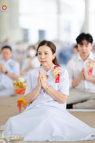 ภาพ No.205795:พิธีสวดพระพุทธมนต์ และถวายภัตตาหารเมนูสวรรค์แด่พระภิกษุ สามเณร วันจันทร์ที่ 3 กุมภาพันธ์ พ.ศ. 2568 ณ หอฉันคุณยายอาจารย์ฯ วัดพระธรรมกาย