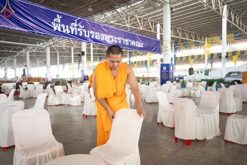 ภาพ No.59753:V.39 ทุ่มสุดใจ ธรรมชัย 80 ปี การเตรียมงาน การปฏิบัติงาน ของเจ้าหน้าที่หน่วยงานต่างๆ เพื่อพิธีฉลองอายุวัฒนมงคล 80 ปี หลวงพ่อธัมมชโย และรับถวายมหาสังฆทาน 10,000 กว่าวัดทั่วประเทศ ในวันคุ้มครองโลก จันทร์ที่ 22 เมษายน พ.ศ. 2567