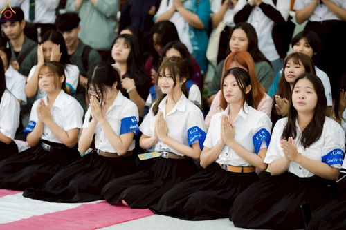 ภาพ No.243172:วันพฤหัสบดีที่ 4 กันยายน พ.ศ. 2568 เวลา 07.00-08.15 น. มหาวิทยาลัยเกษตรศาสตร์ กำแพงแสน ร่วมทำบุญตักบาตร Freshy KU85 พระสงฆ์ 85 รูป