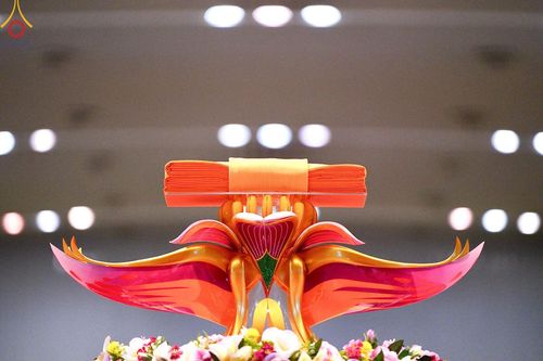 ภาพ No.167605:พิธีตักบาตรและพิธีบูชาข้าวพระ ในวันอาทิตย์ที่ 3 พฤศจิกายน พ.ศ. 2567 ณ วัดพระธรรมกาย