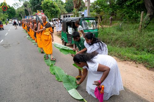 ภาพ No.139972:PhotoStory มหาศรัทธา ธรรมยาตราศรีลังกา EP.2 พิธีเปิดโครงการสยาม-ลังกา ธรรมยาตรา ฉลองเทศกาลวิสาขบูชาแห่งชาติ ศรีลังกา บูชาธรรม 80 ปีหลวงพ่อธัมมชโย เมื่อวันที่ 17 พฤษภาคม พ.ศ. 2567