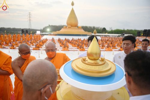 ภาพ No.129458:พิธีประดิษฐานพระบรมสารีริกธาตุ ณ มหารัตนะเจดีย์สิริปทุมสวรรค์ ศูนย์ปฏิบัติธรรมภาคใต้ อ.บางกล่ำ จ.สงขลา วันที่ 10 มีนาคม พ.ศ.2567