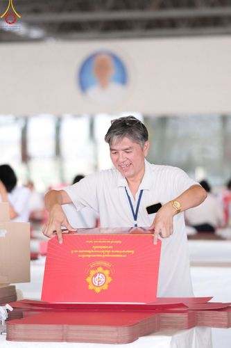 ภาพ No.210987:วันที่ 15 มีนาคม พ.ศ. 2568  บุญบรรจุกล่องไทยธรรม เพื่อถวายแด่พระสังฆาธิการ 40,000 กว่าวัดทั่วไทย ในวันคุ้มครองโลก 22 เมษายน พ.ศ. 2568