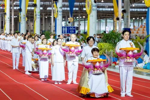 ภาพ No.244040:วันอาทิตย์ที่ 7 กันยายน พ.ศ. 2568 พิธีทอดผ้าป่าสมทบกฐินวัดพระธรรมกาย และสมทบกฐิน 30,000 วัดทั่วไทย ครั้งที่ 2 ณ ห้องแก้วสารพัดนึก 1 วัดพระธรรมกาย