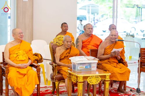 ภาพ No.212543:วันเสาร์ที่ 22 มีนาคม พ.ศ. 2568 พิธีถวายสังฆทานแด่คณะสงฆ์ 323 วัด ปีที่ 21 ครั้งที่ 175 พิธีมอบกองทุนหนุนแรงใจช่วยครูใต้ ปีที่ 18 ครั้งที่ 139 และพิธีทำบุญอุทิศส่วนกุศลให้ผู้วายชนม์ ณ ศูนย์ปฏิบัติธรรมภาคใต้ อำเภอบางกล่ำ จังหวัดสงขลา