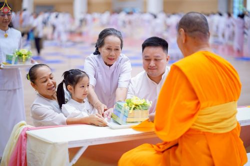 ภาพ No.225459:วันอาทิตย์ที่ 18 พฤษภาคม พ.ศ. 2568 พิธีร่วมบุญการศึกษา พระภิกษุ สามเณร ณ ห้องแก้วสารพัดนึก 2 วัดพระธรรมกาย