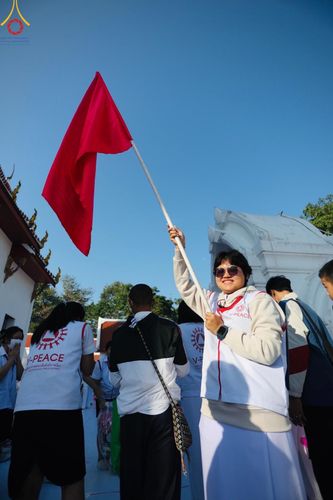 ภาพ No.205565:V.53 สารพัดV สารพัดดี ที่วัดโบสถ์บน ในโครงการธรรมยาตรา กตัญญูบูชา มหาปูชนียาจารย์ พระมงคลเทพมุนี(สด จนฺทสโร) พระผู้ปราบมาร อนุสรณ์สถาน 7 แห่ง ปีที่ 13 ระหว่างวันที่ 2-31 มกราคม พ.ศ. 2568