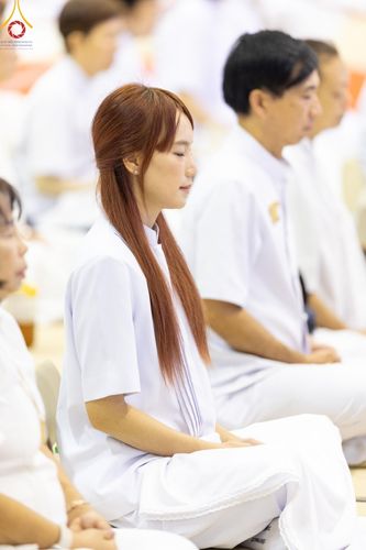 ภาพ No.143507:พิธีตักบาตร ข้าวสารอาหารแห้ง ณ บ้านแก้วเรือนทองคุณยายฯ และ พิธีบูชาข้าวพระ  ณ สภาธรรมกายสากล วัดพระธรรมกาย วันอาทิตย์ที่ 7 กรกฎาคม พ.ศ. 2567