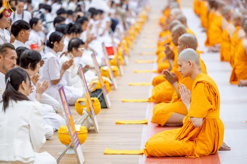 ภาพ No.217305:วันเสาร์ที่ 12 เมษายน พ.ศ. 2568 พิธีบรรพชา พิธีขอศีลและขอนิสสัย พิธีมอบบาตร ในโครงการอุปสมบทหมู่ บูชาธรรมหลวงพ่อธัมมชโย, โครงการธรรมทายาท ระดับอุดมศึกษา รุ่นที่ 52 ,  โครงการบวชพระนานาชาติ AEC & WAB CEO รุ่นที่ 4 ณ วัดพระธรรมกาย