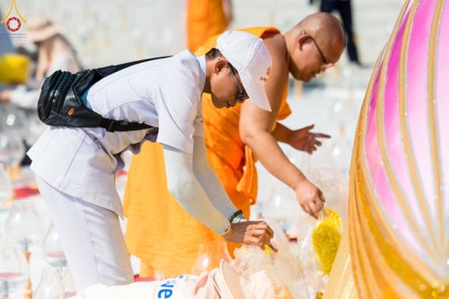 ภาพ No.110105:V.8 พลังทีม การเตรียมงาน เก็บงาน การรับบุญของเจ้าหน้าที่หน่วยงานต่างๆ เพื่อโครงการธรรมยาตรา กตัญญูบูชามหาปูชนียาจารย์ พระมงคลเทพมุนี (สด จนฺทสโร) พระผู้ปราบมาร อนุสรณ์สถาน 7 แห่ง ปีที่ 12 ระหว่างวันที่ 2 - 31 มกราคม พ.ศ.2567