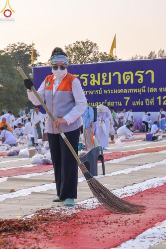 ภาพ No.111720:V.10 เก่งกล้า การเตรียมงาน เก็บงาน การรับบุญของเจ้าหน้าที่หน่วยงานต่างๆ เพื่อโครงการธรรมยาตรา กตัญญูบูชามหาปูชนียาจารย์ พระมงคลเทพมุนี (สด จนฺทสโร) พระผู้ปราบมาร อนุสรณ์สถาน 7 แห่ง ปีที่ 12 ระหว่างวันที่ 2 - 31 มกราคม พ.ศ.2567