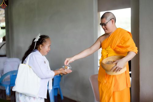 ภาพ No.234326:พิธีมุทิตาสักการะ "พระสิริรัตนเมธี" เจ้าคณะจังหวัดเลย ,พิธีถวายไทยธรรม ๙ วัด และพิธีทอดผ้าป่าเพื่อสร้างทุกสิ่ง  ในวาระทำบุญครบรอบ ๑๐ ปี ณ ศูนย์ปฏิบัติธรรมแก้วภูเรือ อ.ภูเรือ จ.เลย