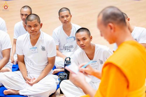 ภาพ No.341083:วันที่ 26 กรกฎาคม พ.ศ. 2569 โครงการพัฒนาคุณธรรม จริยธรรม สำหรับนักเรียนนายสิบตำรวจ (นสต.) รุ่นที่ 17 ศูนย์ฝึกอบรมตำรวจภูธรภาค 1 ได้จัดกิจกรรม ตักบาตรเพื่อน้อมอุทิศถวายเพื่อเป็นพระราชกุศลฯ  และปฏิบัติธรรม ติวธรรมมะ ณ ศูนย์ปฏิบัติธรรมเวิล์ดพีช วัลเล่ย์ (Wo