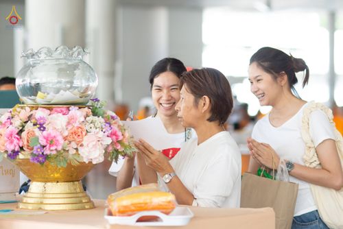 ภาพ No.90602:พิธีบุพเปตพลี  ครั้งที่ 141 ร่วมอุทิศบุญแด่หมู่ญาติที่ล่วงลับไปแล้ว และสืบทอดอายุพระพุทธศาสนา วันพฤหัสบดีที่ 14 ตุลาคม พ.ศ.2566 วันพระแรม 15 ค่ำ เดือน 10 ณ หอฉันคุณยายอาจารย์ฯ วัดพระธรรมกาย