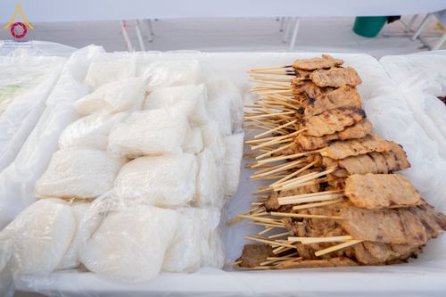 ภาพ No.292314:วันที่ 11 มกราคม พ.ศ. 2569 พิธีถวายภัตตาหารเป็นสังฆทาน แด่พระธรรมยาตรา ในโครงการธรรมยาตรา กตัญญูบูชา มหาปูชนียาจารย์ พระมงคลเทพมุนี(สด จนฺทสโร) พระผู้ปราบมาร อนุสรณ์สถาน 7 แห่ง ปีที่ 14 ณ  อนุสรณ์สถานลำดับที่ 2  สถานที่ตั้งมโนปณิธานบวชตลอดชีวิต อนุสรณ์สถ