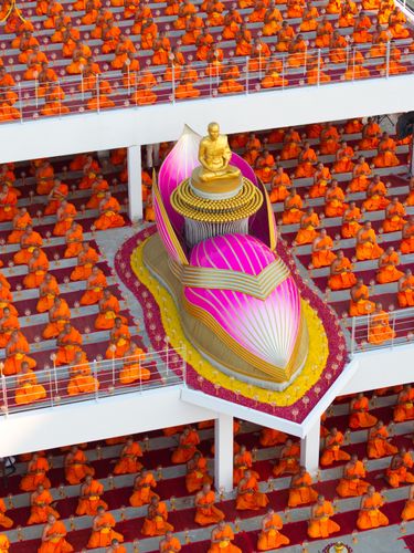 ภาพ No.302790:วันที่ 24 มกราคม พ.ศ. 2569 พิธีจุดประทีปธรรมถวายเป็นพุทธบูชา  และบูชาธรรมมหาปูชนียาจารย์  ณ อาคารธรรมยาตรา กตัญญูบูชามหาปูชนียาจารย์  ตรงข้ามวัดปากน้ำภาษีเจริญ จ.กรุงเทพมหานคร ในโครงการธรรมยาตรา กตัญญูบูชา มหาปูชนียาจารย์ พระมงคลเทพมุนี(สด จนฺทสโร) พระผู