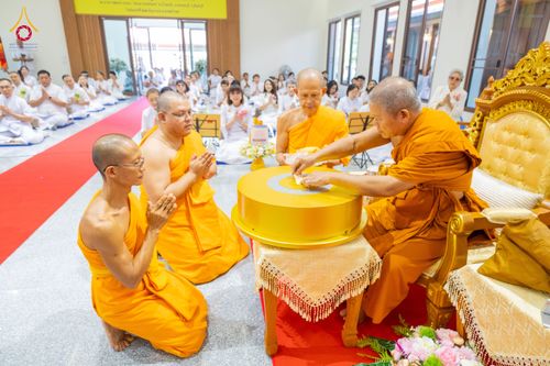 ภาพ No.336280:วันจันทร์ที่ 22 มิถุนายน พ.ศ.2569 พิธีอัญเชิญพระธรรมกาย และบรรจุพระบรมสารีริกธาตุ  ภายในเกศดอกบัวตูม องค์พระประธาน ณ อาคารสมปรารถนา วัดกลางธนรินทร์ ต.บ้านแป้ง อ.พรหมบุรี จ.สิงห์บุรี