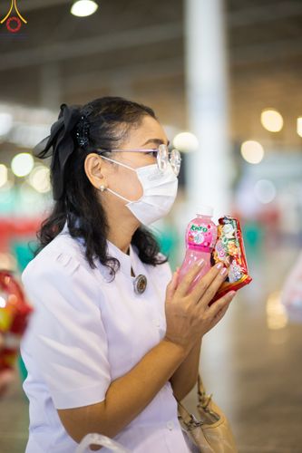 ภาพ No.78839:พิธีตักบาตร ข้าวสารอาหารแห้ง พิธีบูชาข้าวพระ ในวันอาทิตย์ต้นเดือนที่ 2 เมษายน พ.ศ. 2566