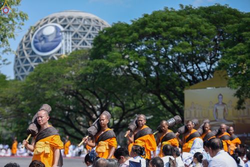 ภาพ No.304691:วันที่ 25 มกราคม พ.ศ. 2569 พิธีต้อนรับพระธรรมยาตรา (ภาพชุดที่ 2) รร.สามัคคีราษฏร์บำรุง-วัดพระธรรมกาย ในโครงการธรรมยาตรา กตัญญูบูชา มหาปูชนียาจารย์ พระมงคลเทพมุนี(สด จนฺทสโร) พระผู้ปราบมาร อนุสรณ์สถาน 7 แห่ง ปีที่ 14