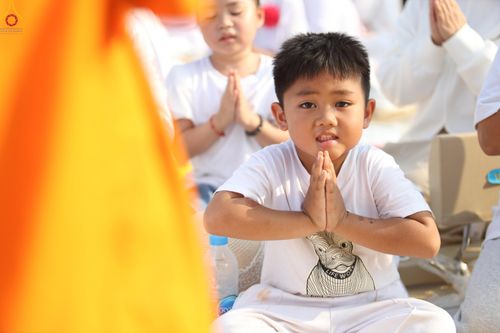 ภาพ No.299642:วันที่ 18 มกราคม พ.ศ. 2569 พิธีต้อนรับพระธรรมยาตรา (ภาพชุดที่ 2) ณ อนุสรณ์สถานลำดับที่ 5  สถานที่เผยแผ่วิชชาธรรมกายครั้งแรก อนุสรณ์สถานบางปลา วัดบางปลา อำเภอบางเลน จังหวัดนครปฐม ในโครงการธรรมยาตรา กตัญญูบูชา มหาปูชนียาจารย์ พระมงคลเทพมุนี(สด จนฺทสโร) พระ