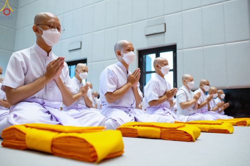 ภาพ No.82719:พิธีเวียนประทักษิณ, พิธีวันทาเจดีย์ ณ มหาธรรมกายเจดีย์  พิธีบรรพชาหมู่พระพี่เลี้ยงเข้าพรรษา, ธรรมทายาทอุดมศึกษา รุ่นที่ 50(ภาคฤดูฝน) และธรรมทายาทพุทธศาสตร์สากล รุ่นที่ 7 (ภาคฤดูฝน) วันเสาร์ที่ 17 มิถุนายน พ.ศ. 2566 ณ  โบสถ์พระไตรปิฎก วัดพระธรรมกาย จ.ปทุม