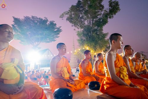 ภาพ No.294327:วันที่ 14 มกราคม พ.ศ. 2569 พิธีตักบาตรพระธรรมยาตรา ณ วัดสองพี่น้อง ต.ต้นตาล อ.สองพี่น้อง จ.สุพรรณบุรี ในโครงการธรรมยาตรา กตัญญูบูชา มหาปูชนียาจารย์ พระมงคลเทพมุนี(สด จนฺทสโร) พระผู้ปราบมาร อนุสรณ์สถาน 7 แห่ง ปีที่ 14