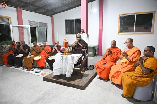 ภาพ No.278887:วันที่ 1 พฤศจิกายน  2568 กฐินสมทบวัดต่างประเทศ โดยคณะศิษยานุศิษย์ บูชาธรรม 81 ปี หลวงพ่อธัมมชโย กฐินช้างศรีลังกา  ณ วัดสุวรรณวิหาร เขตอาวิซาเวรี ประเทศศรีลังกา