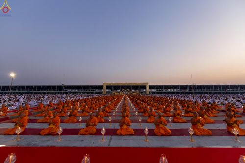 ภาพ No.307932:วันที่ 31 มกราคม พ.ศ. 2569 พิธีจุดประทีปธรรมถวายเป็นพุทธบูชา  และบูชาธรรมมหาปูชนียาจารย์ (ภาพชุดที่ 3) ณ วัดพระธรรมกาย ปทุมธานี ในโครงการธรรมยาตรา กตัญญูบูชา มหาปูชนียาจารย์ พระมงคลเทพมุนี(สด จนฺทสโร) พระผู้ปราบมาร อนุสรณ์สถาน 7 แห่ง ปีที่ 14