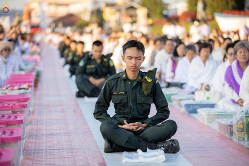 ภาพ No.281374:วันเสาร์ที่ 27 ธันวาคม พ.ศ.2568 พิธีตักบาตรพระ ๑,๐๐๐ รูป   เพื่อความเป็นสิริมงคลแก่ชีวิตและแผ่นดินไทย  มหากุศลครั้งยิ่งใหญ่แห่งปี ส่งท้ายปีเก่า ต้อนรับปีใหม่  ณ ถนนหน้าที่ว่าการอำเภอภูเรือ จังหวัดเลย