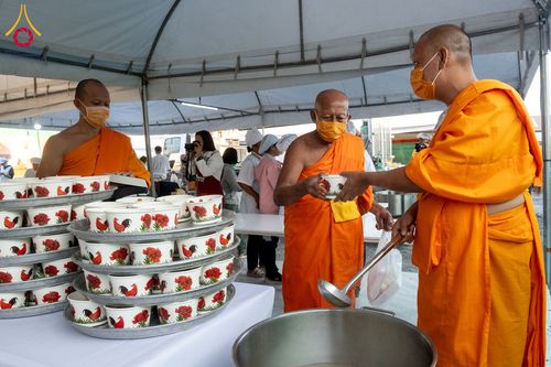 ภาพ No.289974:วันที่ 8 มกราคม พ.ศ. 2569 พิธีถวายภัตตาหารเป็นสังฆทาน แด่พระธรรมยาตรา ณ อนุสรณ์สถานคลองบางนางแท่น อ.สามพราน จ.นครปฐม ในโครงการธรรมยาตรา กตัญญูบูชา มหาปูชนียาจารย์ พระมงคลเทพมุนี(สด จนฺทสโร) พระผู้ปราบมาร อนุสรณ์สถาน 7 แห่ง ปีที่ 14