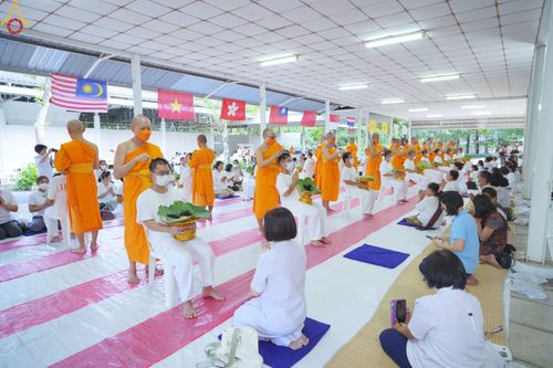 ภาพ No.83239:พิธีตัดปอยผมและปลงผม ในโครงการบรรพชาอุปสมบทหมู่ ธรรมทายาทนานาชาติ (ภาคภาษาจีน) รุ่นที่ 18 ณ วัดพระธรรมกาย วันเสาร์ที่ 8 กรกฎาคม พ.ศ.2566
