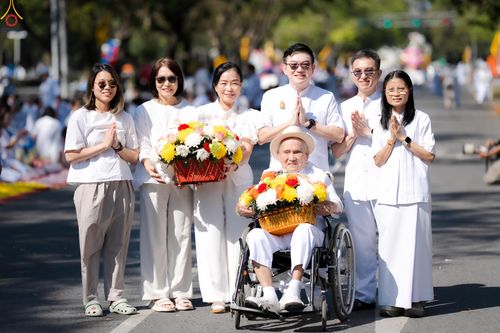 ภาพ No.286807:วันที่ 2 มกราคม พ.ศ.2569 พิธีต้อนรับพระธรรมยาตรา ครั้งที่ 1 (ภาพชุดที่ 2) ณ วัดพระธรรมกาย (วิหารหลวงปู่ - พระมหาธรรมกายเจดีย์)