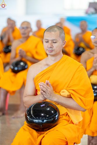 ภาพ No.318138:วันอาทิตย์ต้นเดือนที่ 5 เมษายน พ.ศ.2569 พิธีตักบาตร ณ บ้านแก้วเรือนทองคุณยายอาจารย์ฯ วัดพระธรรมกาย