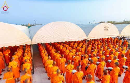 ภาพ No.298598:วันที่ 20 มกราคม พ.ศ. 2569 พิธีถวายภัตตาหารเป็นสังฆทาน แด่พระธรรมยาตรา ณ อนุสรณ์สถานบางปลา วัดบางปลา อำเภอบางเลน จังหวัดนครปฐม ในโครงการธรรมยาตรา กตัญญูบูชา มหาปูชนียาจารย์ พระมงคลเทพมุนี(สด จนฺทสโร) พระผู้ปราบมาร อนุสรณ์สถาน 7 แห่ง ปีที่ 14