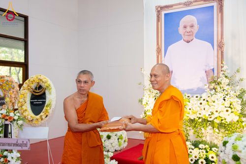 ภาพ No.314872:วันอาทิตย์ที่ 22 มีนาคม พ.ศ. 2569 พิธีบำเพ็ญกุศล คุณพ่อณรงค์ จินตมากุล  สิริอายุ 99 ปี 11 เดือน โยมบิดา พระครูปลัดรัตนวีรวัฒน์ (รังสฤษดิ์ อิทฺธิจินตโก) ที่ปรึกษาเจ้าคณะจังหวัดปทุมธานี เจ้าอาวาสวัดพระธรรมกาย  ณ ห้องปลูกศรัทธา 2 วัดพระธรรมกาย ปทุมธานี