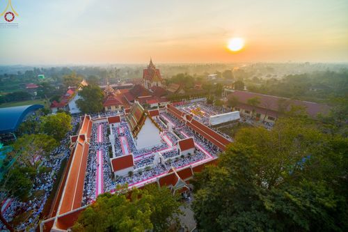 ภาพ No.73634:พิธีตักบาตรพระธรรมยาตราฯ ในโครงการธรรมยาตรากตัญญูบูชา มหาปูชนียาจารย์ พระมงคลเทพมุนี(สด จนฺทสโร) พระผู้ปราบมาร ปีที่ 11 ณ อนุสรณ์สถานลำดับที่ 4 สถานที่เกิดด้วยกายธรรม วัดโบสถ์ (บน) บางคูเวียง อ.บางกรวย จ.นนทบุรี วันที่ 22 มกราคม พ.ศ. 2566