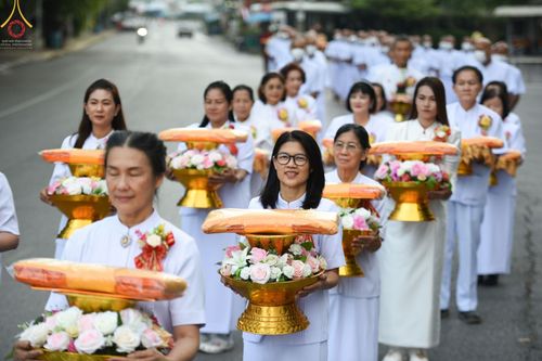 ภาพ No.65504:พิธีเวียนประทักษิณ และขอขมามอบผ้าไตร รุ่นบูชาธรรมมหาปูชนียาจารย์  ปี ๒๕๖๕ ณ วัดพระพุทธบาทราชวรมหาวิหาร  อ.พระพุทธบาท จ.สระบุรี วันเสาร์ที่ ๒๐ พฤศจิกายน พ.ศ. ๒๕๖๕