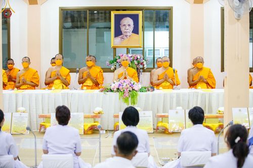 ภาพ No.72872:พิธีถวายภัตตาหารเป็นสังฆทาน แด่คณะพระธรรมยาตราฯ ในโครงการธรรมยาตรากตัญญูบูชา มหาปูชนียาจารย์ พระมงคลเทพมุนี(สด จนฺทสโร) พระผู้ปราบมาร อนุสรณ์สถาน 7 แห่ง ปีที่ 11 วันที่ 20 มกราคม พ.ศ. 2566