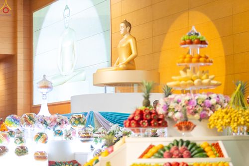ภาพ No.337791:วันอาทิตย์ต้นเดือน 5 กรกฎาคม พ.ศ.2569 พิธีบูชาข้าวพระ ณ สภาธรรมกายสากล วัดพระธรรมกาย