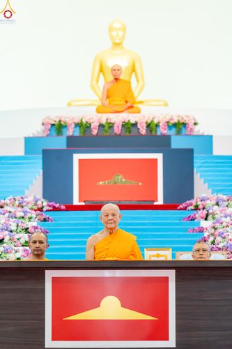 ภาพ No.338909:วันอาทิตย์ที่ 12 กรกฎาคม พ.ศ.2569 พิธีมุทิตาผู้สอบได้เปรียญธรรม ประโยค 1-2 ถึง ป.ธ.9 และ บ.ศ.1-2 ถึง บ.ศ.6 สำนักศาสนศึกษาวัดพระธรรมกาย ประจำปี 2569, พิธีมอบตราตั้งแต่งตั้งอาจารย์ใหญ่ สำนักศาสนศึกษาวัดพระธรรมกาย