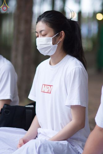 ภาพ No.69553:พิธีตักบาตรพระธรรมยาตราฯ ในโครงการธรรมยาตรากตัญญูบูชา มหาปูชนียาจารย์ พระมงคลเทพมุนี(สด จนฺทสโร) พระผู้ปราบมาร ปีที่ 11 ณ อนุสรณ์สถานลำดับที่ 1 สถานที่เกิดด้วยรูปกายเนื้อ อนุสรณ์สถานมหาวิหารพระมงคลเทพมุนี อ.สองพี่น้อง จ.สุพรรณบุรี