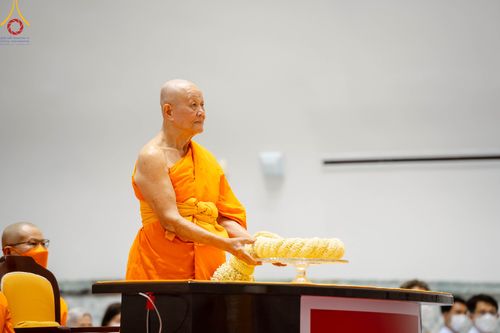 ภาพ No.89215:พิธีประดิษฐานรูปหล่อทองคำ  คุณยายอาจารย์มหารัตนอุบาสิกาจันทร์ ขนนกยูง ภายในมหาวิหารคุณยายอาจารย์ฯ เนื่องในวันครูผู้ค้นพบวิชชาธรรมกาย วันศุกร์ที่ 29 กันยายน พ.ศ. 2566 ณ วัดพระธรรมกาย จ.ปทุมธานี