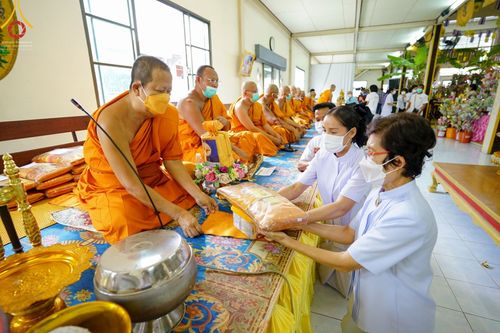 ภาพ No.64813:พิธีทอดกฐินสามัคคีทั่วไทย 5,000 วัด โดยคณะศิษยานุศิษย์วัดพระธรรมกาย น้อมบูชาธรรม 78 ปี หลวงพ่อธัมมชโย  วันจันทร์ที่ 7 พฤศจิกายน พ.ศ. 2565  ณ วัดสระบัว อำเภอธัญบุรี จังหวัดปทุมธานี