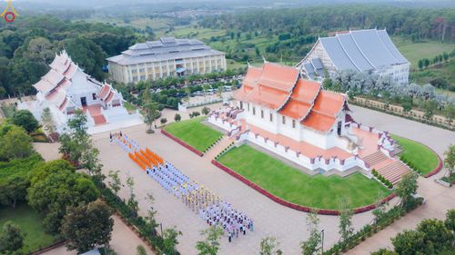 ภาพ No.331789:วันพฤหัสบดีที่ 4 มิถุนายน พ.ศ.2569 พิธีต้อนรับเปรียญธรรม 9 ประโยค และเปรียญธรรม 6 ประโยค  ณ อาคารธรรมสภา วัดบ้านขุน ต.บ่อหลวง อ.ฮอด จ.เชียงใหม่