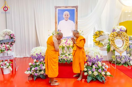 ภาพ No.316073:วันศุกร์ที่ 27 มีนาคม พ.ศ. 2569 พิธีบำเพ็ญกุศล คุณพ่อณรงค์ จินตมากุล  สิริอายุ 99 ปี 11 เดือน โยมบิดา พระครูปลัดรัตนวีรวัฒน์ (รังสฤษดิ์ อิทฺธิจินตโก) ที่ปรึกษาเจ้าคณะจังหวัดปทุมธานี เจ้าอาวาสวัดพระธรรมกาย  ณ ห้องปลูกศรัทธา 2 วัดพระธรรมกาย ปทุมธานี