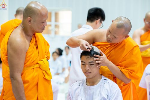 ภาพ No.319326:วันเสาร์ที่ 4 เมษายน พ.ศ.2569 พิธีปลงผมนาคธรรมทายาท โครงการอุปสมบทหมู่ธรรมทายาท ระดับอุดมศึกษา รุ่นที่ 53 ภาคฤดูร้อน ณ มหารัตนวิหารคด 13 วัดพระธรรมกาย