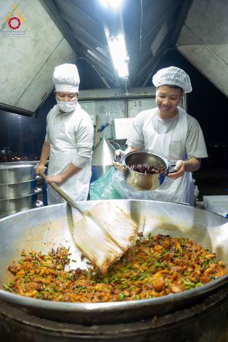 ภาพ No.293674:วันที่ 14 มกราคม พ.ศ. 2569  พิธีถวายภัตตาหารเป็นสังฆทาน แด่พระธรรมยาตรา  ณ วัดสองพี่น้อง ต.ต้นตาล อ.สองพี่น้อง จ.สุพรรณบุรี  ในโครงการธรรมยาตรา กตัญญูบูชา มหาปูชนียาจารย์  พระมงคลเทพมุนี(สด จนฺทสโร) พระผู้ปราบมาร  อนุสรณ์สถาน 7 แห่ง ปีที่ 14