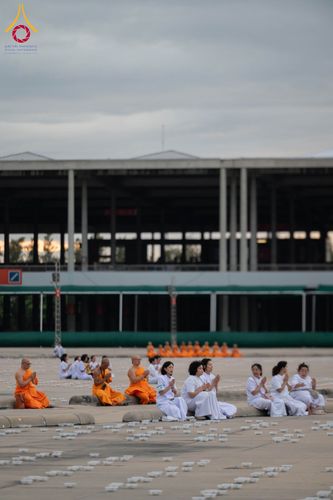 ภาพ No.345730:วันพฤหัสบดีที่ 27 สิงหาคม พ.ศ.2569 พิธีจุดประทีป เนื่องในวันธรรมชัย ณ วัดพระธรรมกาย ปทุมธานี